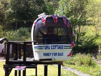 008 : Diamond Jubilee of Elizabeth II - HM giving everyone a wave!